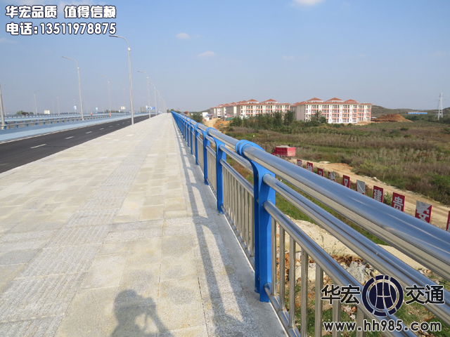 贵安新区金马三标碳素钢复合管桥梁防撞护栏